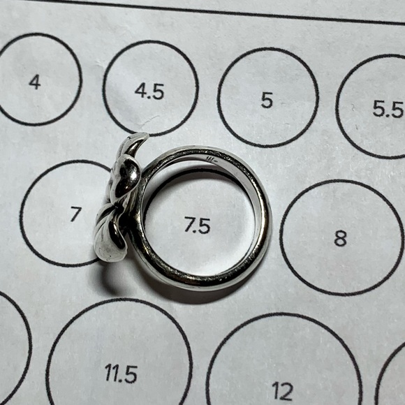 💝 Stunning RETIRED James Avery Sterling Silver Flower Ring 💝 - Picture 10 of 10